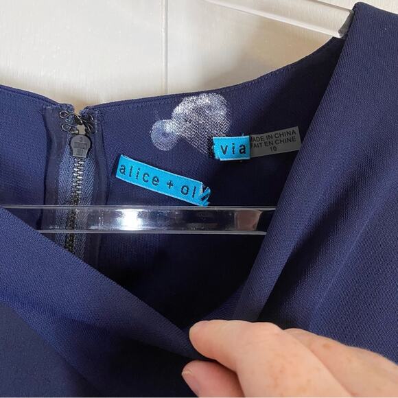 Alice + Olivia Navy Blue Long Sleeve Draped Overlay Goddess Silk Dress Size 10 - Picture 5 of 9